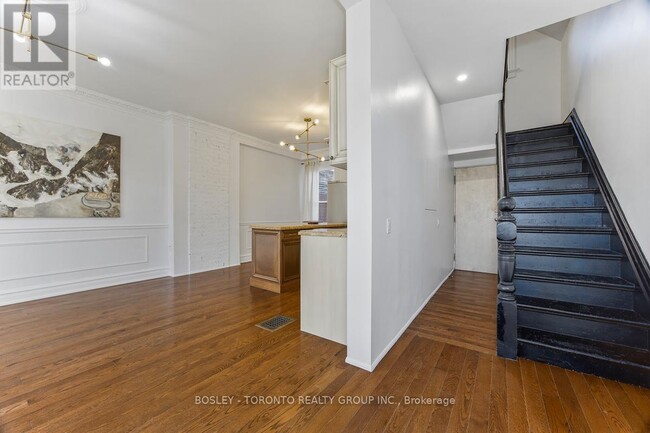 Photo - 110 Cowan Ave