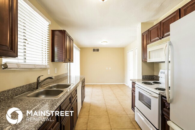 Photo - 3133 W Marshall Ave