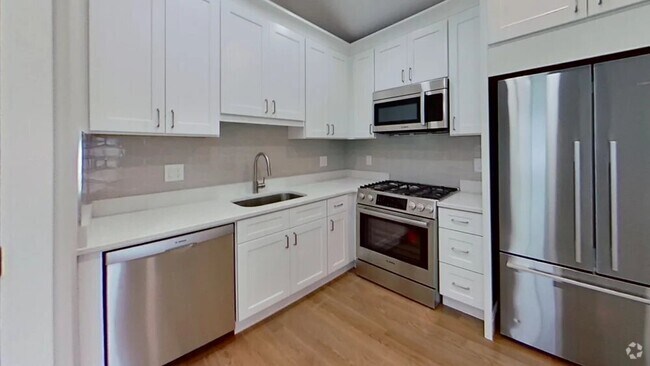 Building Photo - 153 Foster St Unit 3D Rental