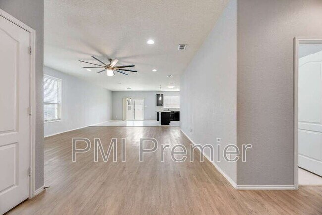 Photo - 9004 Blackstone Dr