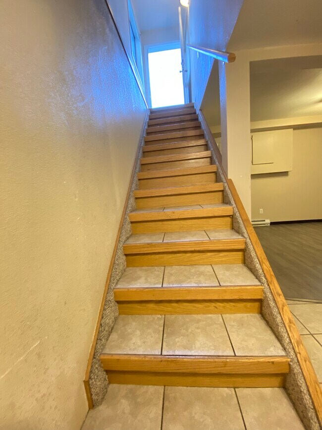 Photo - 9910-9996 96 Ave