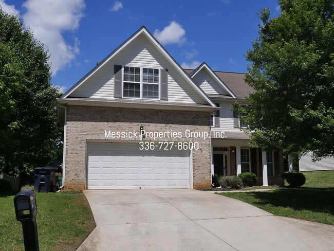 PECAN RIDGE IN KERNERSVILLE! - PECAN RIDGE IN KERNERSVILLE! House