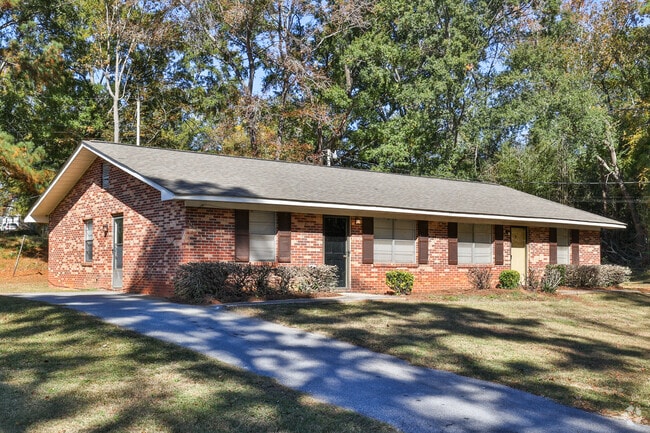 Photo - Trakas Avenue