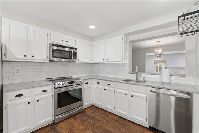 Photo - Updated 3BR / 2.5BA Townhome in Summit Chase – Over 1,900 Sq Ft with Deck & Fenced Patio!