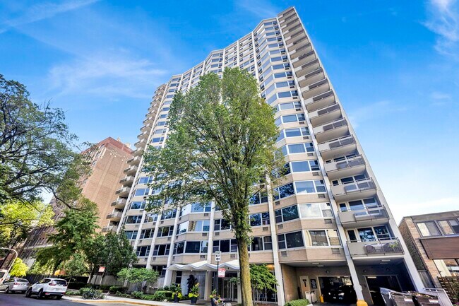 Building Photo - 555 W Cornelia Ave Unit 1411 Rental