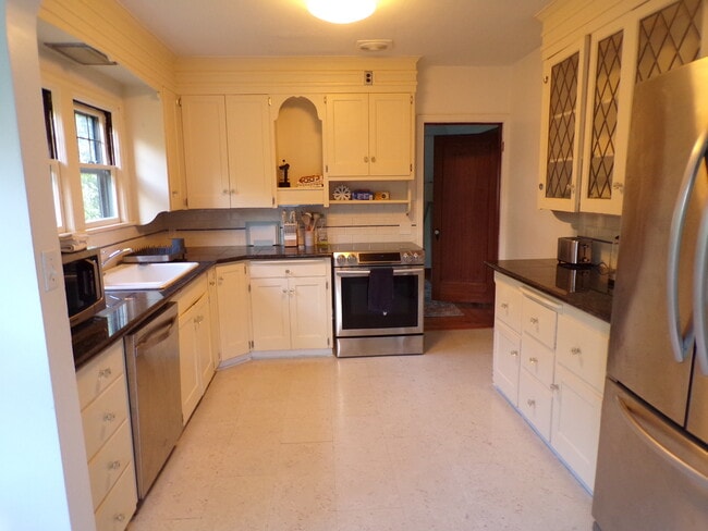 Photo - 4621 NE Royal Ct