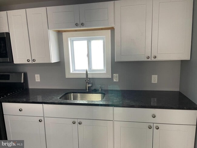 Photo - 3102 Hartville St