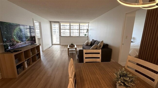 Photo - 251 174th St Unit 608