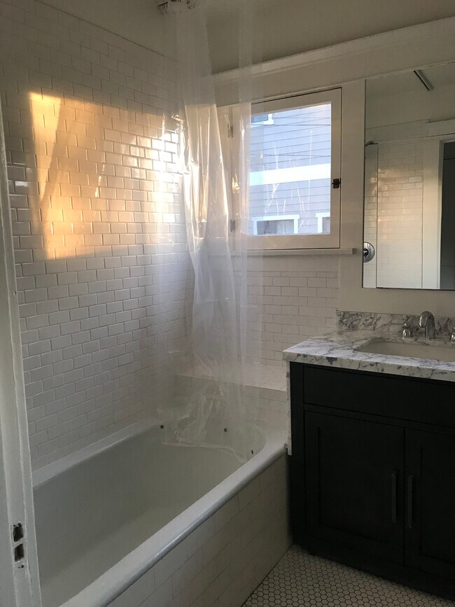 Photo - 1015 Manzanita St