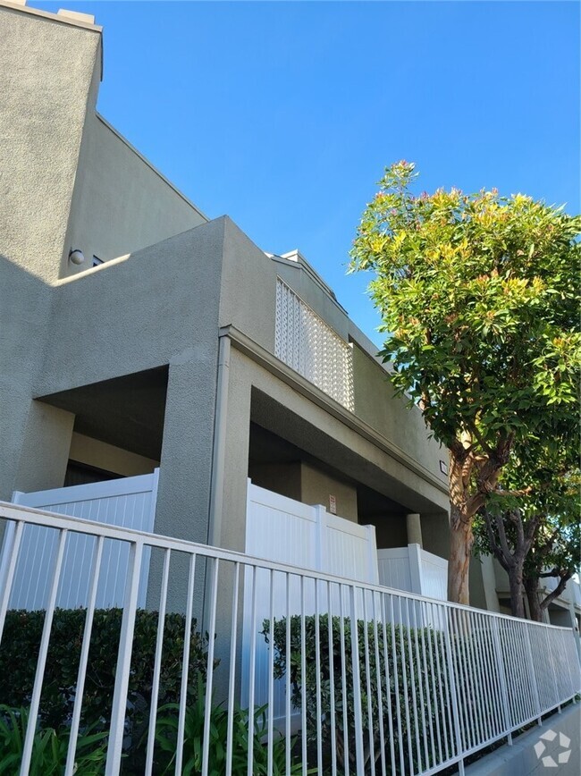 Building Photo - 17661 Sergio Cir Unit 203 Rental