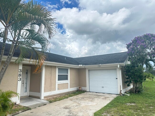 Photo - 383 SW Tulip Blvd