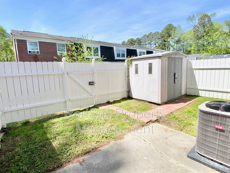 Photo - 376 Susan Constant Dr