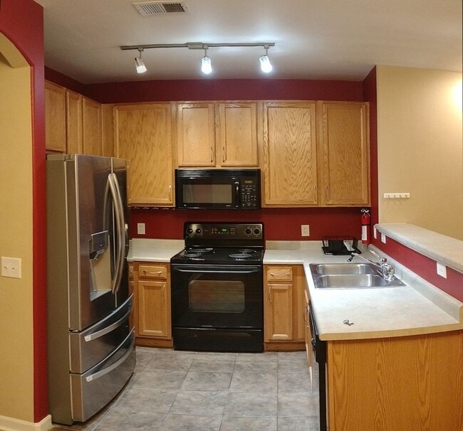 Photo - 833 E 98th Ave