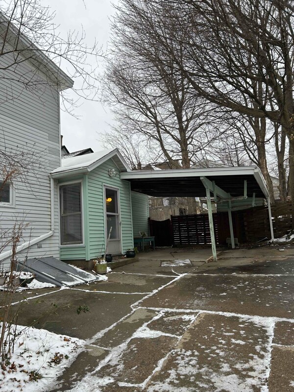 Photo - 201 E 5th St