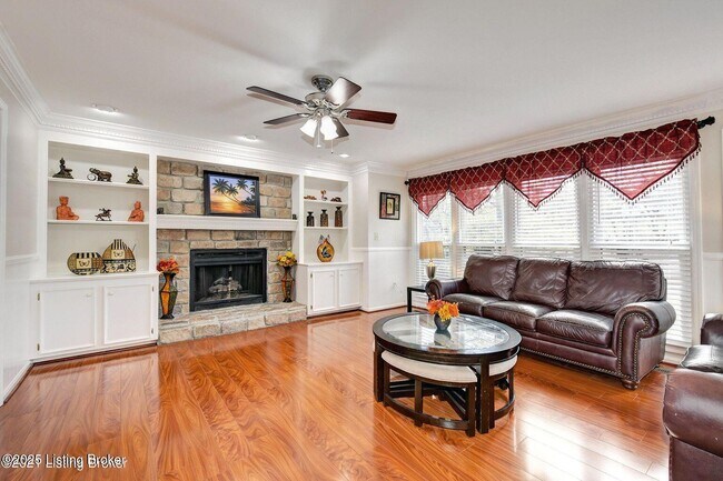 Photo - 1102 Blackthorn Rd