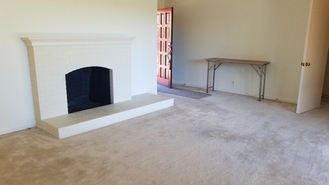 Photo - 2053 Hays St