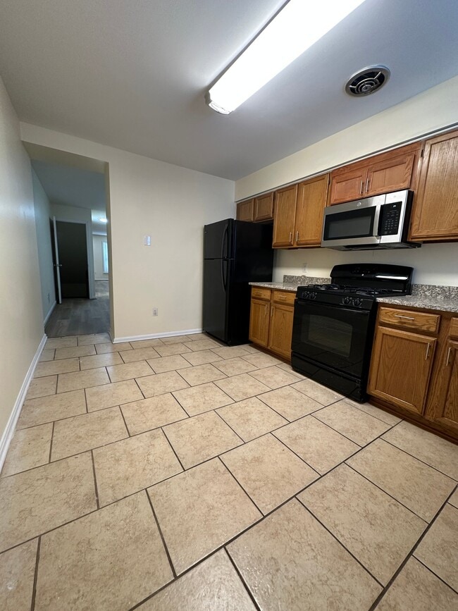 Photo - 115 N Curley St