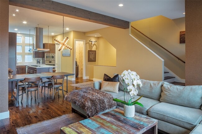 Photo - 4610 Steel St