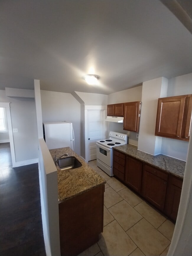 Photo - 514 W 30th St