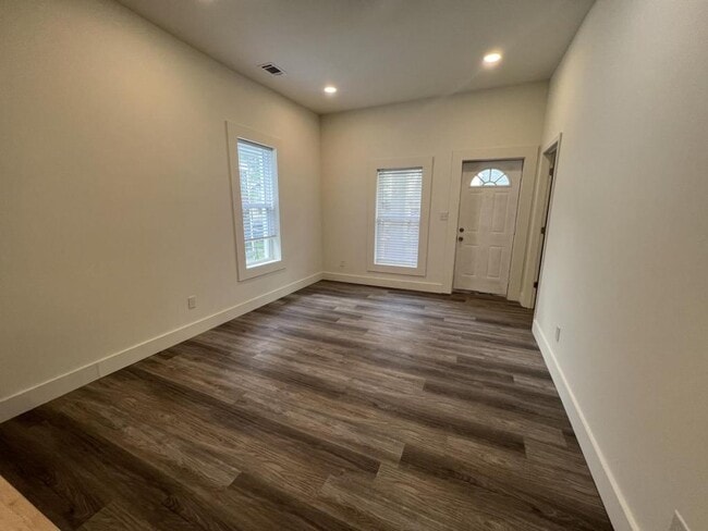 Photo - 658 Elm Tree Ln