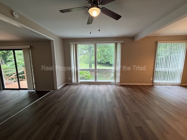 Photo - 2523 Overbrook Dr