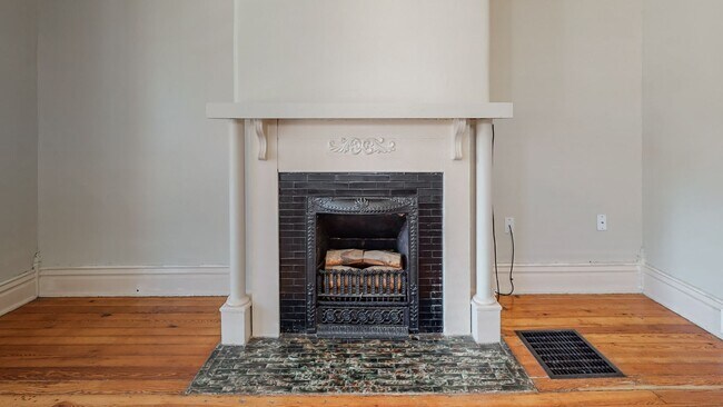 Photo - 1065 E Kentucky St