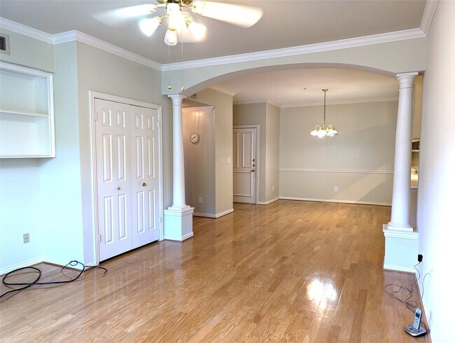 Photo - 2111 Welch St Unit B208