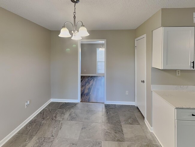 Photo - 1017 Hawkview Dr