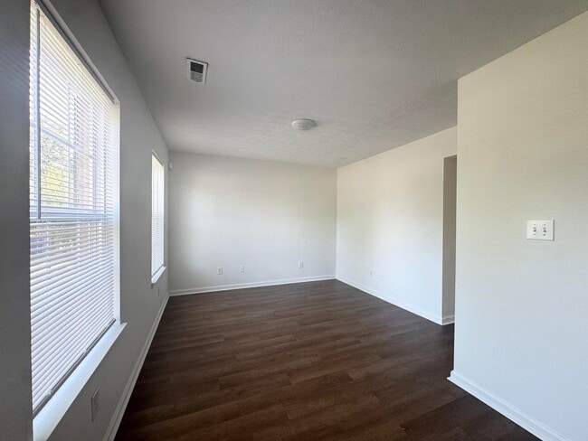 1132 Jonestown Ln