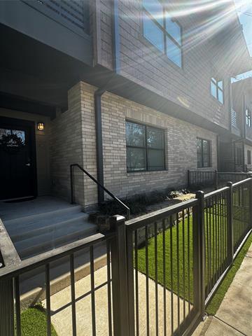 Building Photo - 5607 Belmont Ave Rental