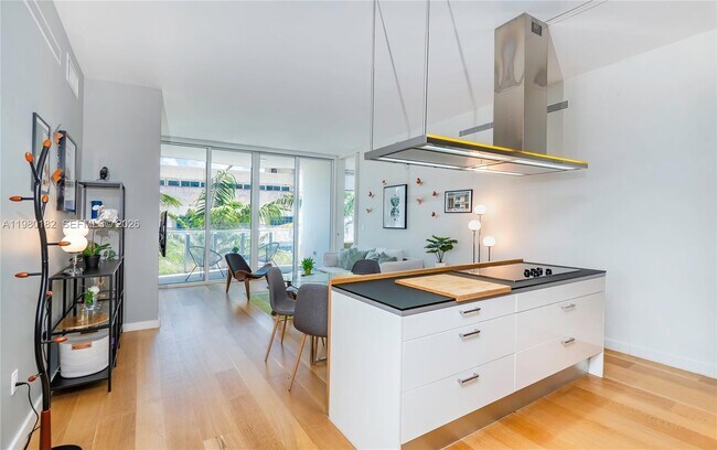 Building Photo - 2100 Park Ave Unit 309