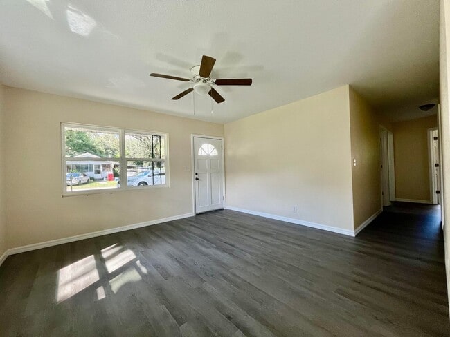 Photo - Charming 3 Bed 1 Bath Plant City!!