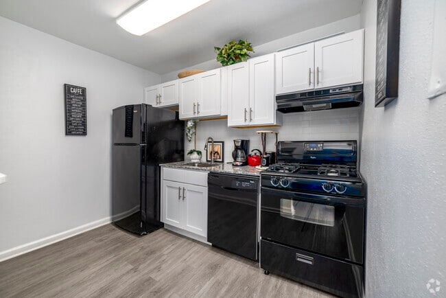 Building Photo - North Hills Apartments