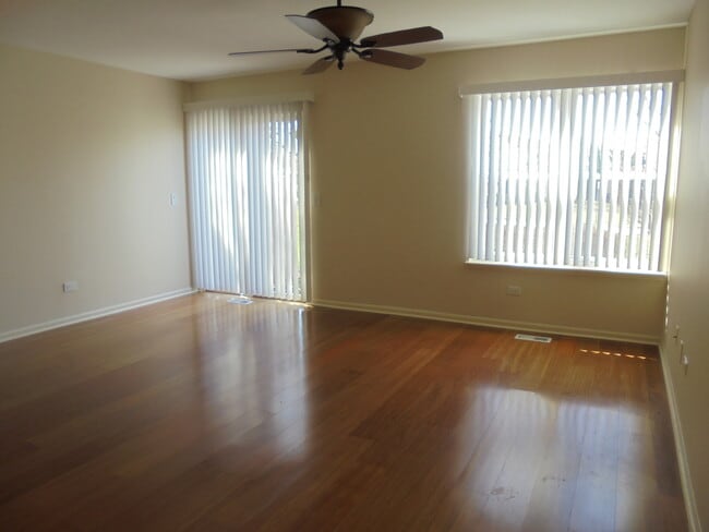 Photo - 938 Ridgefield Ln