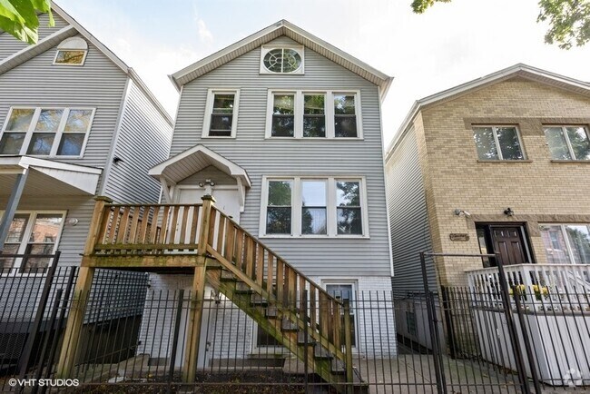 Building Photo - 2443 N Greenview Ave Unit 2 Rental