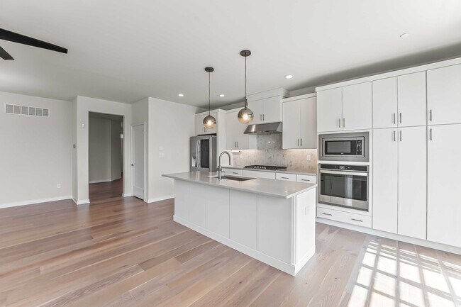 Photo - 178 Kennedy Dr