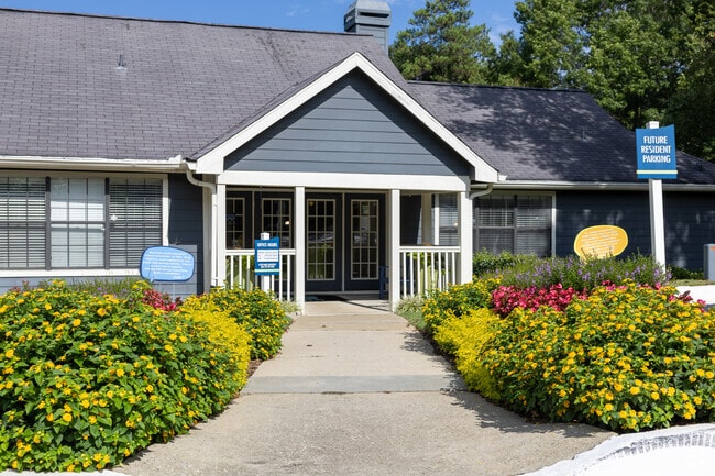 Leasing Office - Woodmere Trace