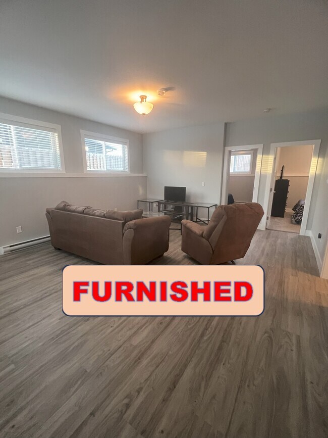 Photo - 8424-B-8488 88 Ave