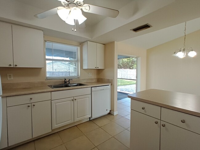 Photo - 1138 SW 19th Ln