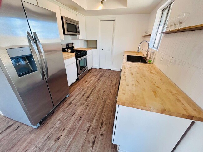 Beautiful 4 Bedroom House for rent in South Joshua Tree