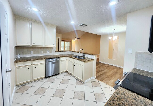 Photo - 322 Windward