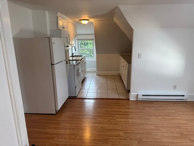 Building Photo - 32 Paul Revere Rd Unit 3