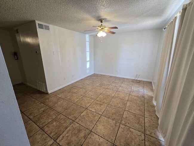 Building Photo - 1250 Pate St Rental