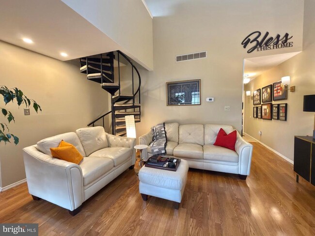 Photo - 263 Tavistock Rd