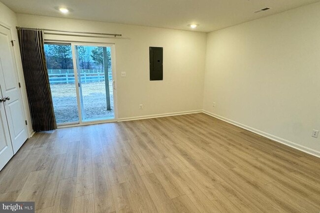 Building Photo - 2539 Westwind Blvd