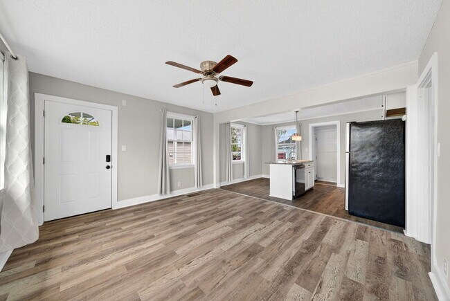 Photo - 1114 McKenzie Ave