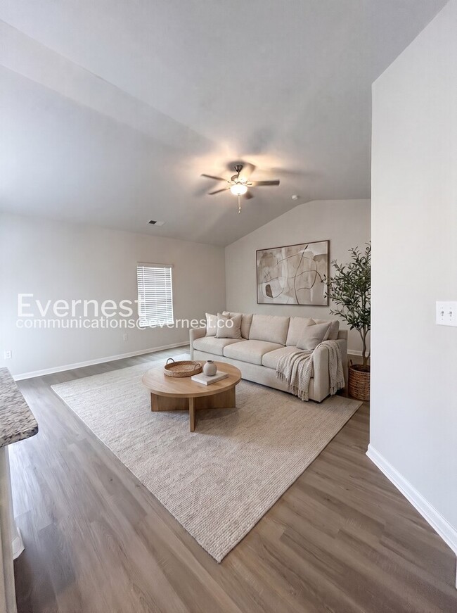Photo - 124 Lightning Dr