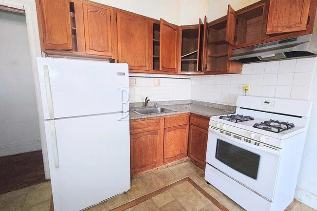 Building Photo - 2 bedroom in OZONE PARK NY 11417 Unit 3D Rental