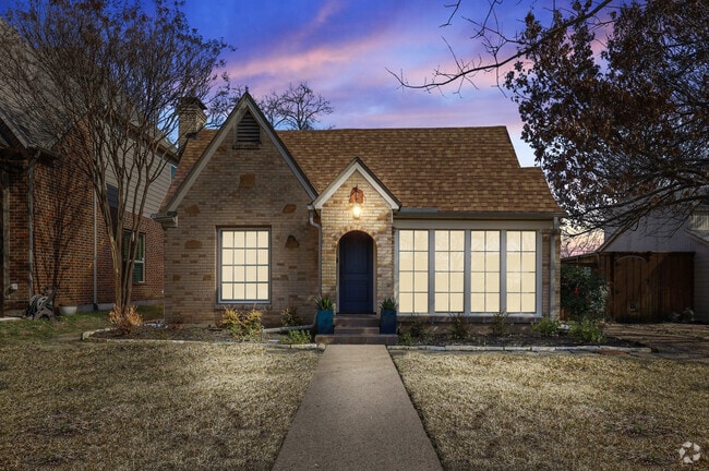 Building Photo - 7115 La Vista Dr Rental