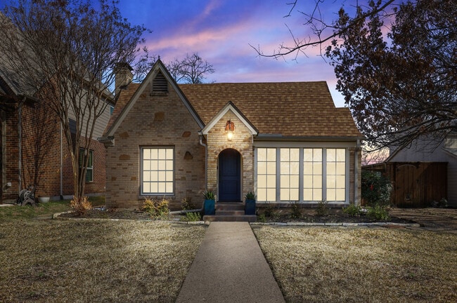 Building Photo - 7115 La Vista Dr Rental